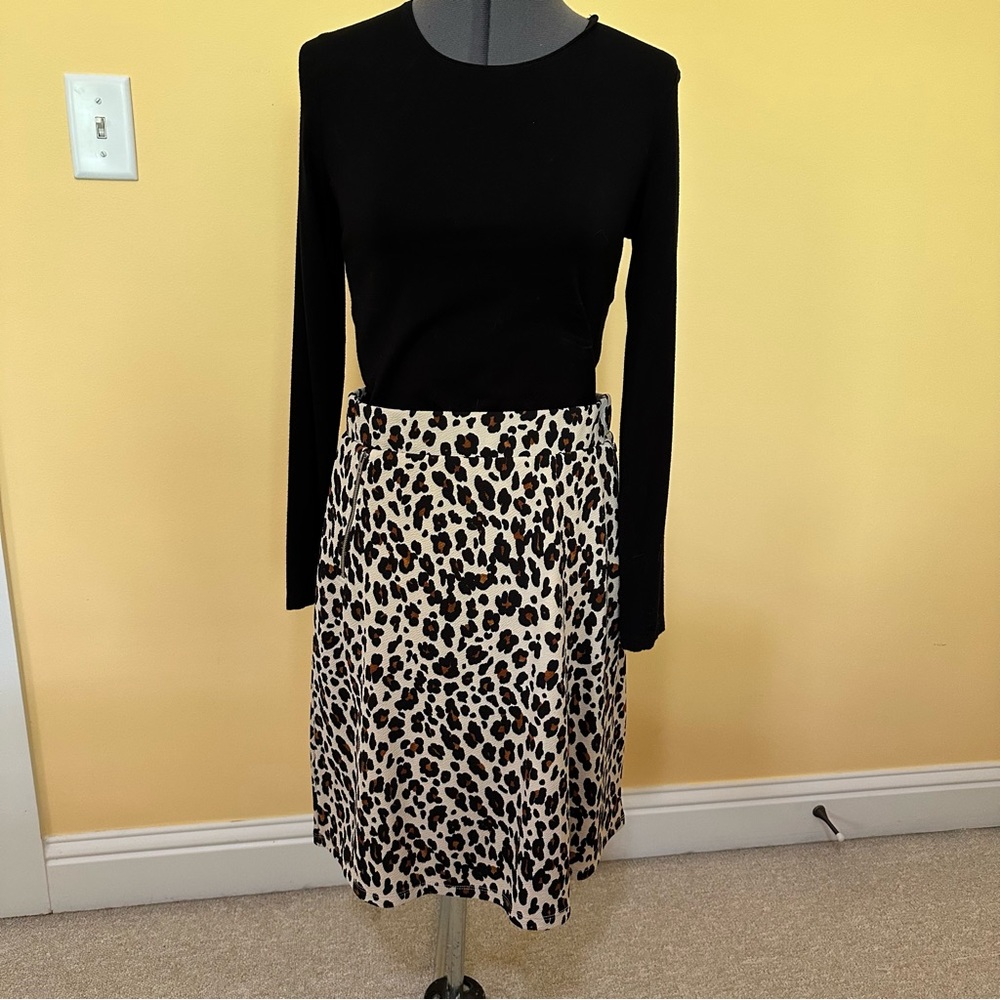 NWT Le Lis leopard skirt, Size L